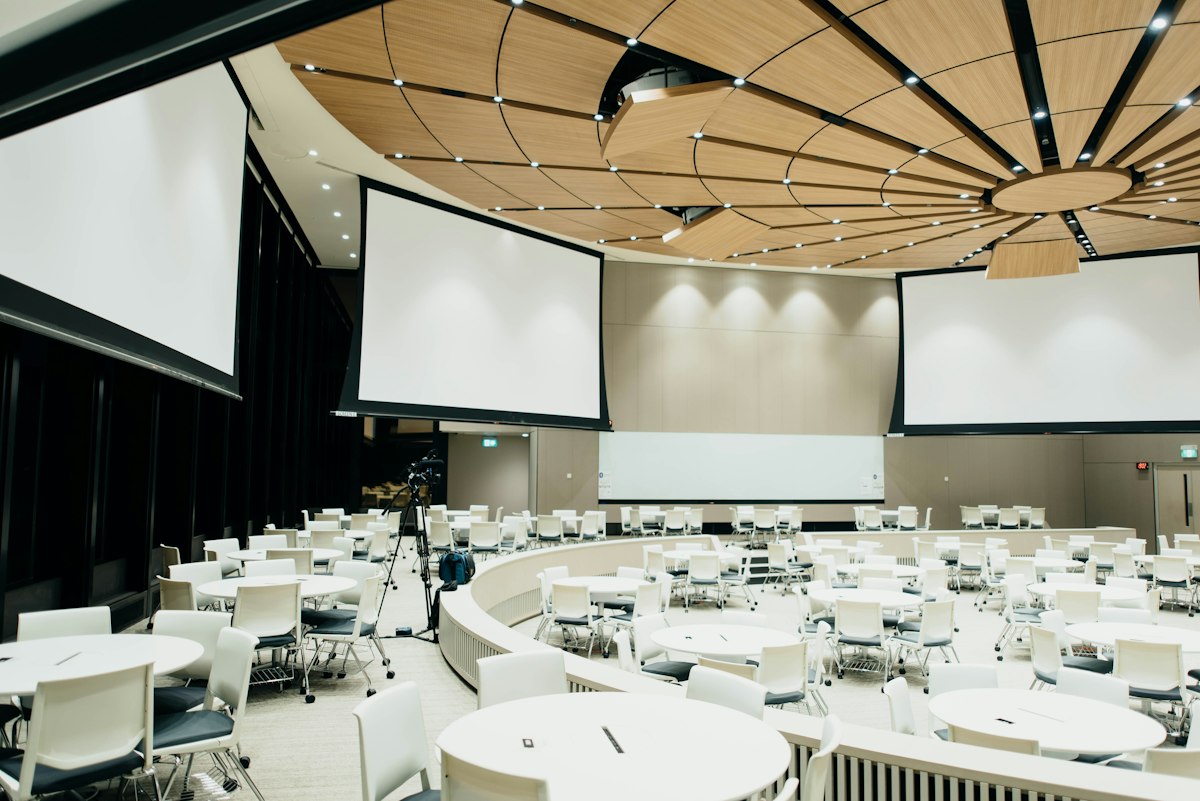 Mini Hall